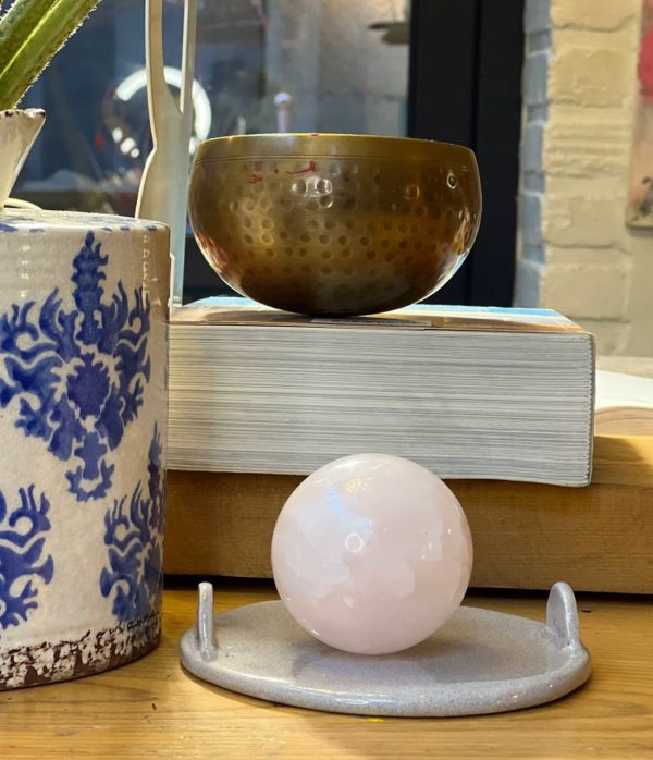 سنگ کروی رز کوارتز طبیعی (Rose Quartz Sphere) - Image 4